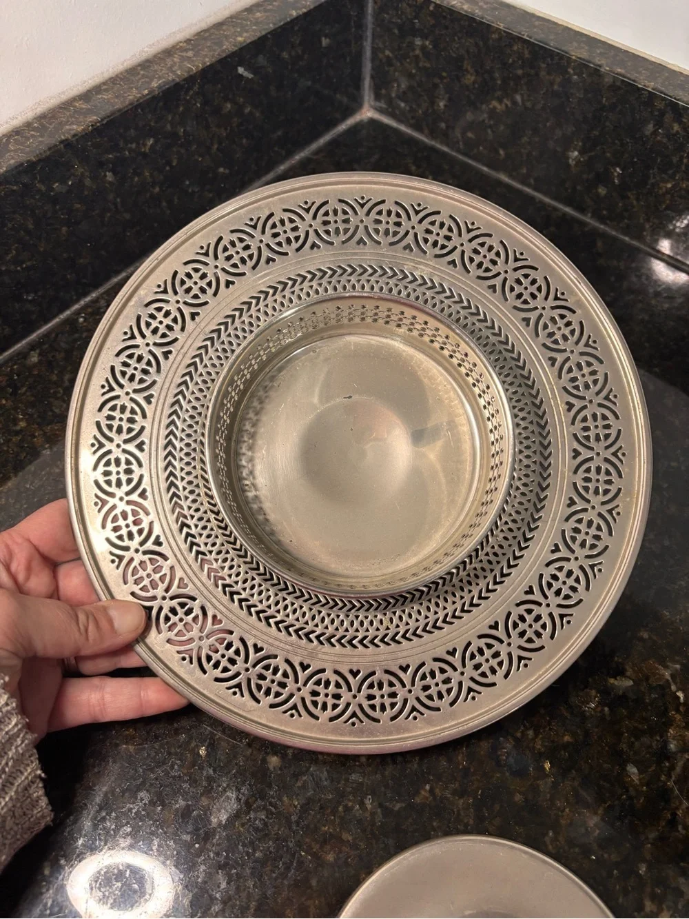 MANNING BOWMAN & CO Intricate Filigree Silvertone Covered Server w/Built-in Bowl
